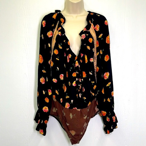 Free People - Poppy Orange Lace Ruffle Long Sleeve Full Brief Bodysuit Size M - Picture 3 of 15